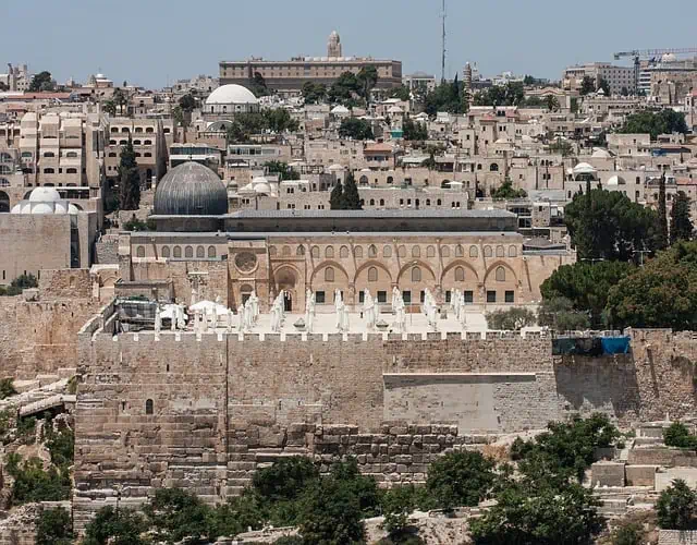 ירושלים היא עיר עתיקה ומרתקת, עם היסטוריה עשירה של אלפי שנים